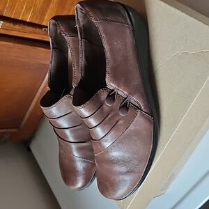 Clarks Women's Cheyn Modi Brown Leather Shoes 8.5 Wide Width Good Condition